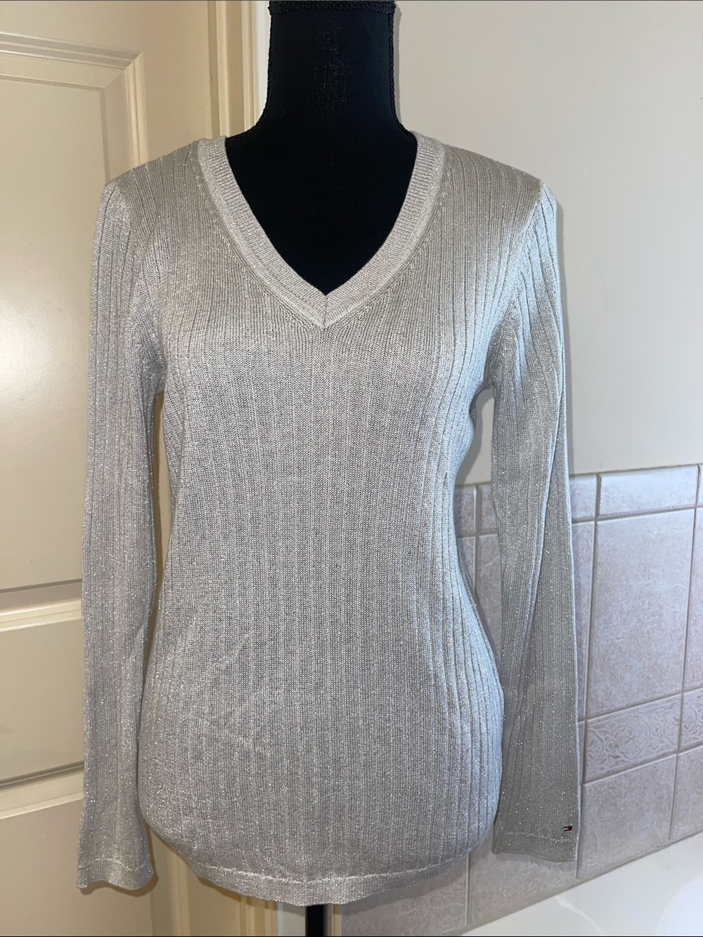 Tommy Hilfiger Silver V-Neck Ribbed Women's Sweater